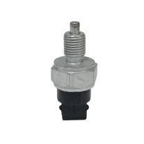 MTZ FÉKLÁMPA  KAPCSOLÓ  2PÓL. M14