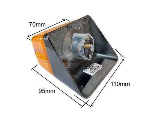 MTZ LÁMPA IRÁNYJELZŐ SZÖGLETES (FERDE HÁTÚ)