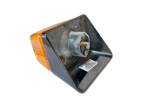 MTZ LÁMPA IRÁNYJELZŐ SZÖGLETES (FERDE HÁTÚ)